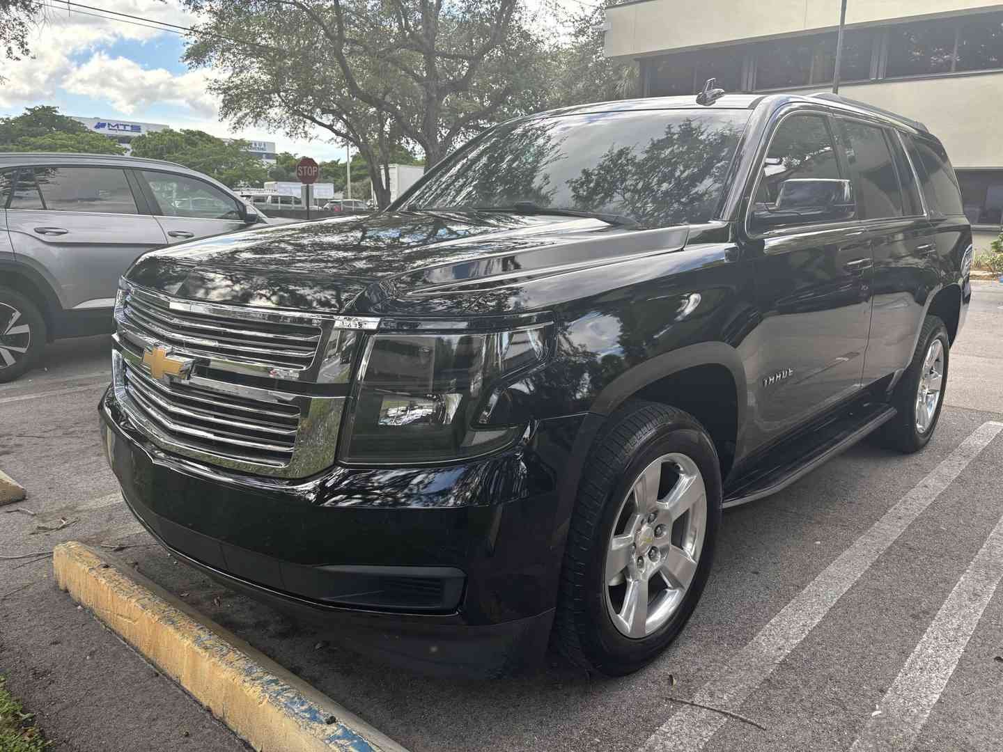 
								chevrolet tahoe full									