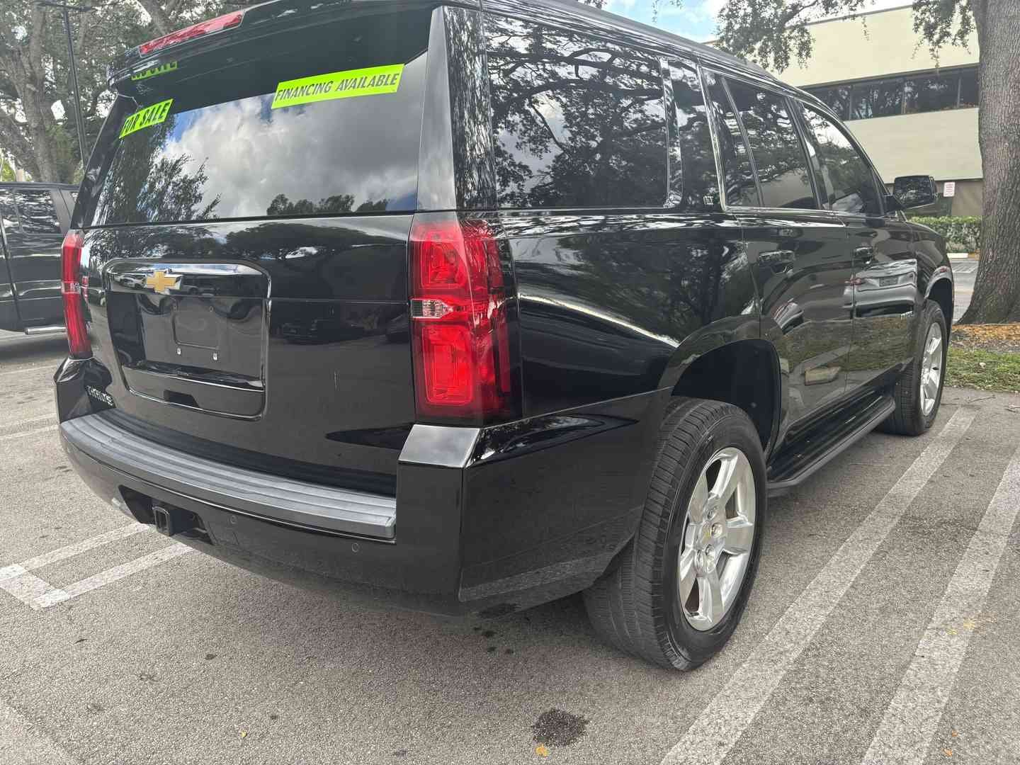 
								chevrolet tahoe full									