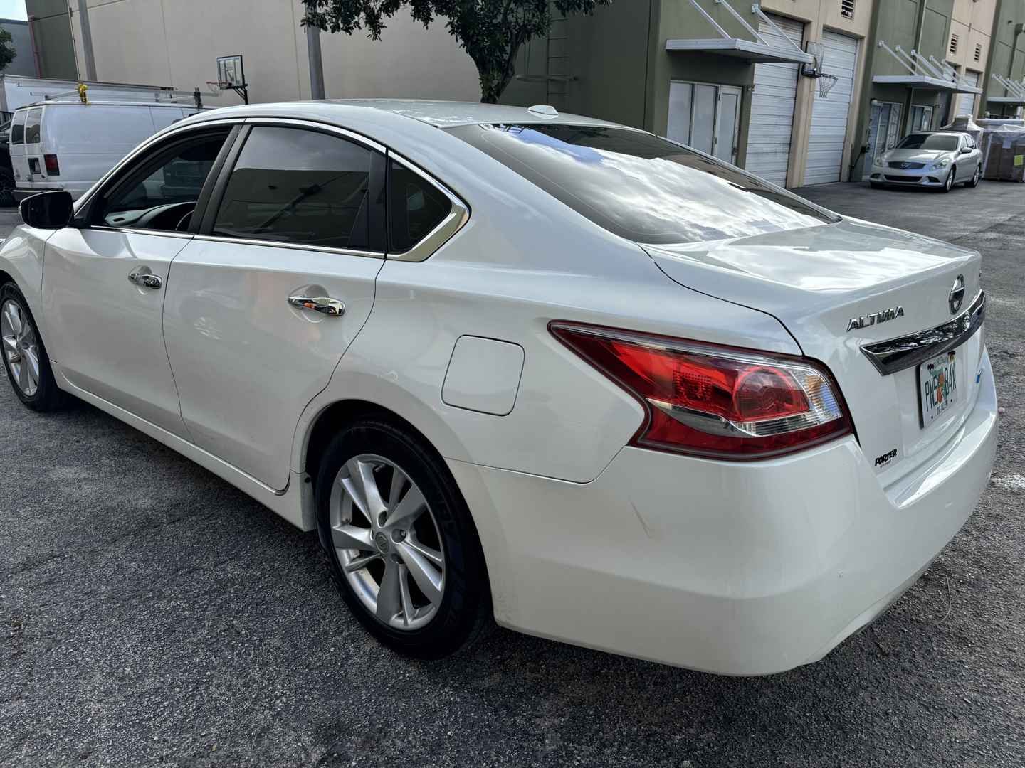 
								nissan altima full									